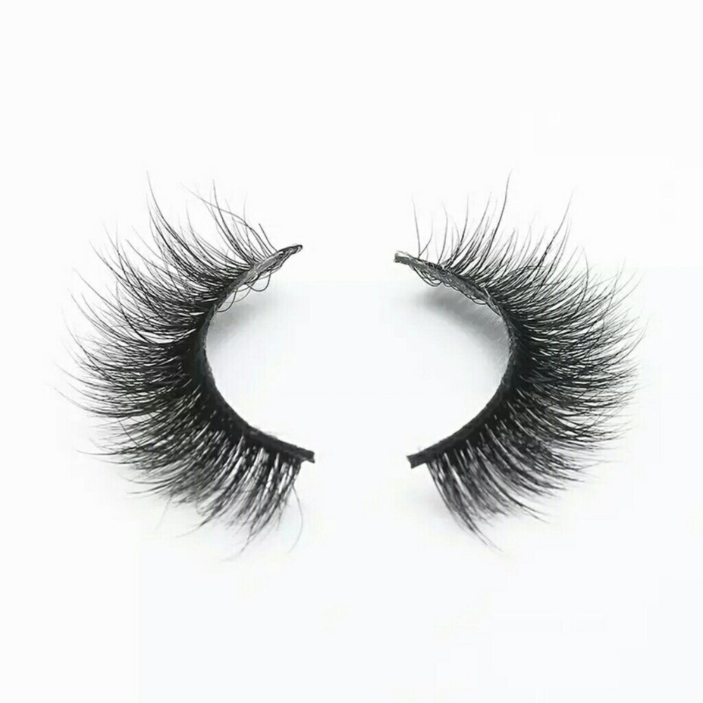 Real Mink Dramatic Lashes With Free Case & Glue - Picture 1 of 6